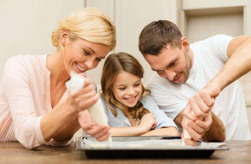 周末帶孩子不出門的心情說說 帶孩子窩在家里也有好心情的說說朋友圈