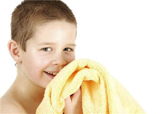 夏天孩子流鼻血怎么辦 夏天為什么容易流鼻血