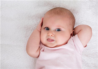 新生兒打噴嚏是怎么回事 寶寶老打噴嚏什么原因 新生兒打噴嚏是怎么回事 寶寶老打噴嚏什么原因