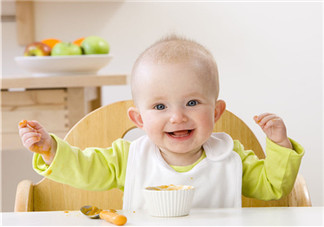 孩子喜歡用手抓飯吃好嗎 寶寶用手抓飯好處多 孩子喜歡用手抓飯吃好嗎 寶寶用手抓飯好處多