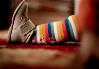 朱亞文女兒鞋子太多出門難 如何給孩子買鞋子 朱亞文女兒鞋子太多出門難 如何給孩子買鞋子