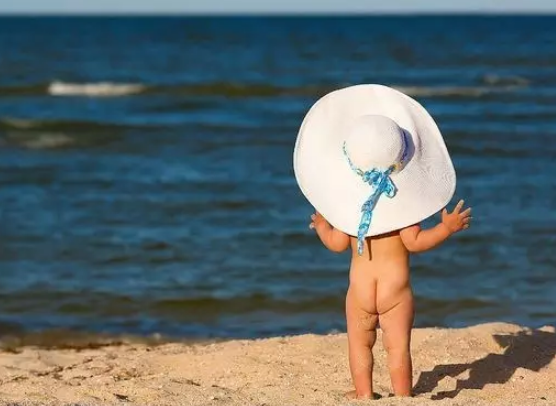 小孩戴偏光太陽(yáng)鏡好嗎 兒童太陽(yáng)鏡選擇偏光好不好