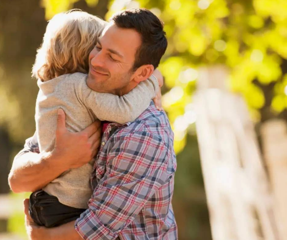 怎么夸孩子好 強(qiáng)調(diào)更具體的表揚(yáng)越細(xì)節(jié)越好 怎么夸孩子好 強(qiáng)調(diào)更具體的表揚(yáng)越細(xì)節(jié)越好