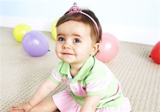 夏天怎么給寶寶穿衣 夏季穿衣件數有講究 夏天怎么給寶寶穿衣 夏季穿衣件數有講究