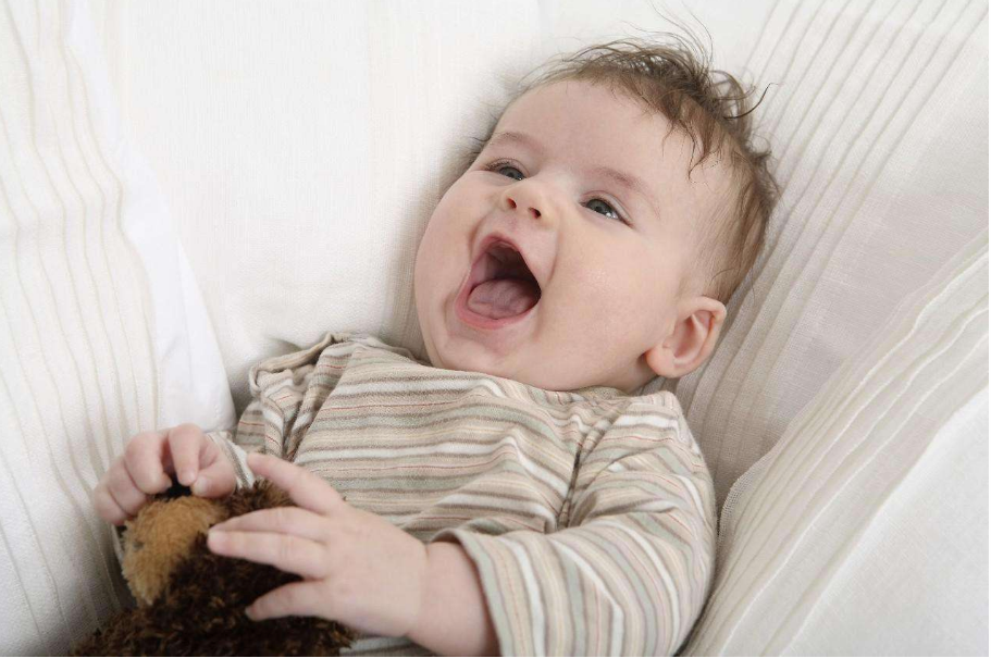 寶寶喜歡熬夜玩怎么辦 如何糾正孩子愛熬夜的壞習(xí)慣 寶寶喜歡熬夜玩怎么辦 如何糾正孩子愛熬夜的壞習(xí)慣