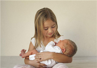 寶寶四個月有什么變化 四個月的寶寶會哪些動作