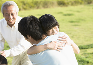 隔代教育好不好利弊分析 親子教育不能缺席