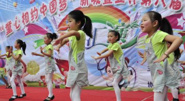 兒童節(jié)小孩節(jié)目輸了怎么安慰 小孩表演節(jié)目名次低家長怎么教育