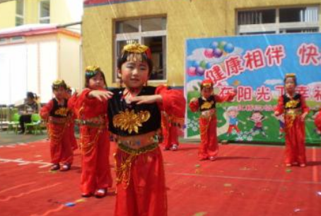 兒童節小孩節目輸了怎么安慰 小孩表演節目名次低家長怎么教育