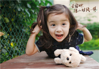 陪孩子過兒童節(jié)的心情說說 陪孩子過六一的句子短語朋友圈