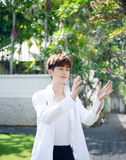 我要過六一怎么發朋友圈 誰還不是個寶寶說說句子圖片