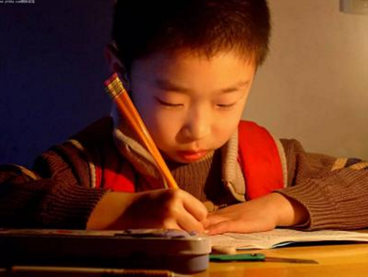 孩子成績好但是不想去學校是什么原因 孩子不想去學校原因解答 孩子成績好但是不想去學校是什么原因 孩子不想去學校原因解答