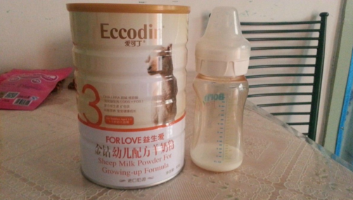 孩子吃羊奶不容易過敏嗎 孩子吃羊奶可以預防過敏是真的嗎