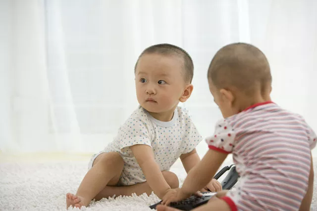 孩子玩耍的時候忘記上廁所怎么辦 孩子玩的時候就尿褲子解決方法2018