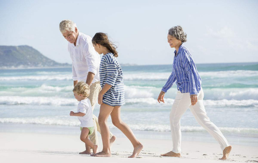 陪孩子散步感到幸福的心情說說 陪孩子散步的句子說說朋友圈