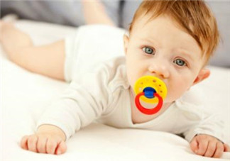 寶寶依賴安撫奶嘴怎么辦 讓寶寶有充足的安全感