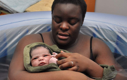 水中分娩寶寶如何呼吸 寶寶在出生的那一刻怎么呼吸