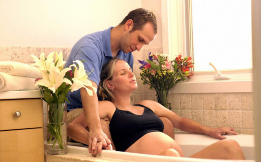 水中分娩寶寶如何呼吸 寶寶在出生的那一刻怎么呼吸