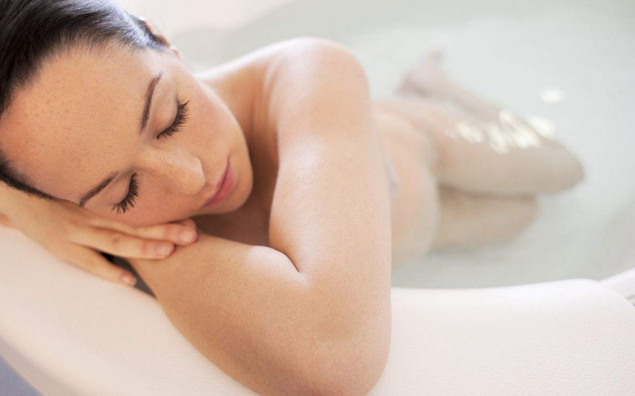 水中分娩需要多長時間 水中分娩后有什么感覺