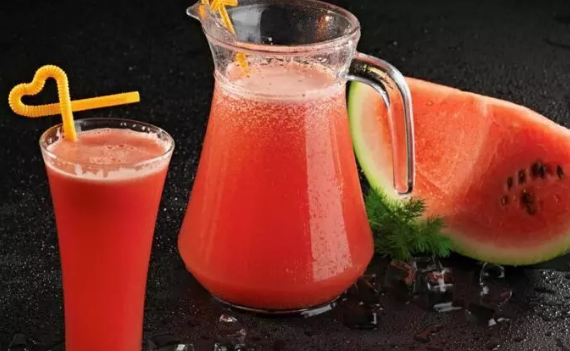 孕婦能喝西瓜汁嗎 孕婦喜歡喝西瓜汁會(huì)長(zhǎng)胖嗎