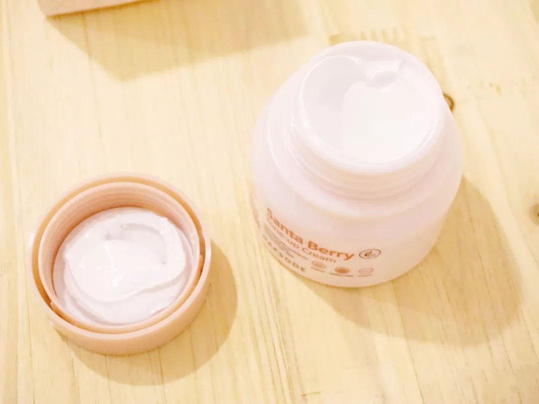 圣誕莓煥亮素顏霜怎么樣 圣誕莓煥亮素顏霜試用測評2018 圣誕莓煥亮素顏霜怎么樣 圣誕莓煥亮素顏霜試用測評2018