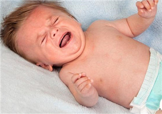 嬰兒為什么大便次數(shù)多 新生兒一天便7-8次是屬正常 嬰兒為什么大便次數(shù)多 新生兒一天便7-8次是屬正常