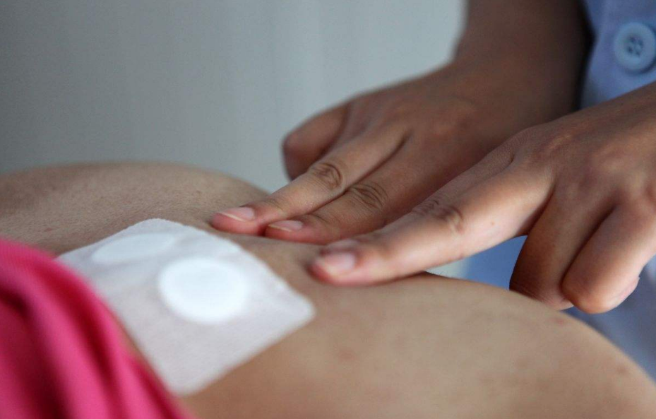 吹冷氣不適孕婦能用三伏貼嗎 夏季孕婦用三伏貼有什么影響 吹冷氣不適孕婦能用三伏貼嗎 夏季孕婦用三伏貼有什么影響