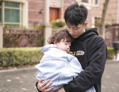 放開我北鼻帶娃新手黃景瑜見娃懵 最皮萌娃豪豪花式求抱抱