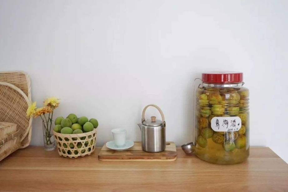 芒種泡青梅酒的帶圖心情說說 你有杯子我有青梅酒的心情句子