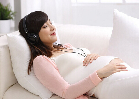 孕婦胎教有什么好處 胎教讓寶寶不愛哭鬧容易帶