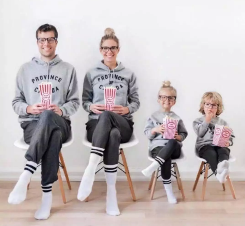 帶寶寶如何拍有趣的全家福 怎么拍攝出溫馨有趣的全家福 帶寶寶如何拍有趣的全家福 怎么拍攝出溫馨有趣的全家福