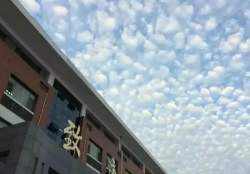 2018高考結束朋友圈 高考結束后再也沒有偷偷看你的機會