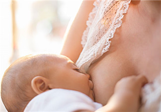 新生兒喂奶注意事項 這些情況不宜給新生兒喂奶