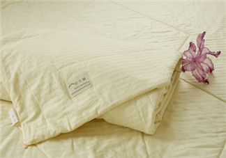 空調(diào)被與夏涼被有什么區(qū)別 夏涼被是空調(diào)被的別稱