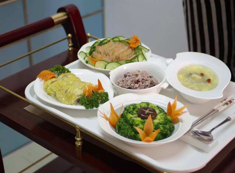 自然產與剖腹產產后飲食有什么不同 如何制定產婦的一日菜單