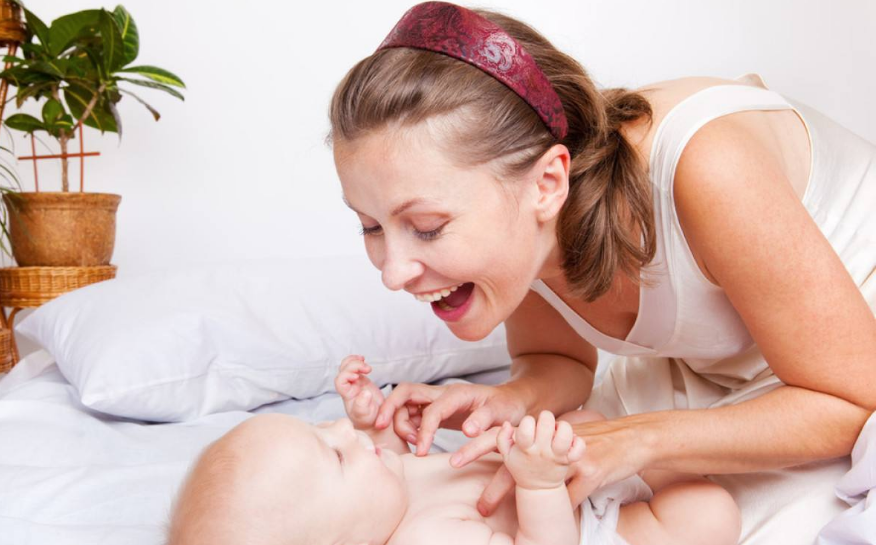 產(chǎn)后回歸職場(chǎng)還是做全職媽媽 ?成為全職媽媽好不好 產(chǎn)后回歸職場(chǎng)還是做全職媽媽 ?成為全職媽媽好不好