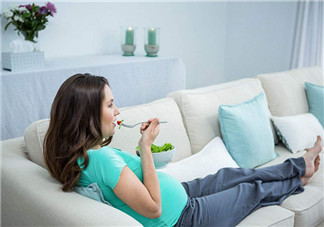 哪些食物導致懷孕水腫消不掉 孕期怎么吃不水腫