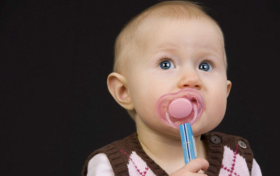 孩子用安撫奶嘴好不好 孩子可以用安撫奶嘴嗎2018