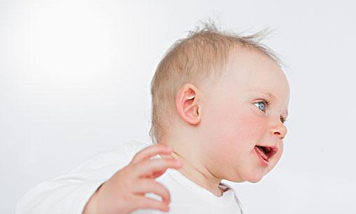 怎么給寶寶足夠的安全感 孩子在三歲前都是非常缺乏安全感的 怎么給寶寶足夠的安全感 孩子在三歲前都是非常缺乏安全感的