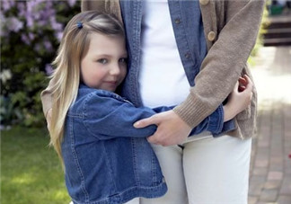 孩子不喜歡打招呼怎么辦 怕生是孩子在自我保護(hù)