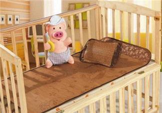 夏天寶寶睡涼席好不好 要保持涼席的清潔衛生 夏天寶寶睡涼席好不好 要保持涼席的清潔衛生