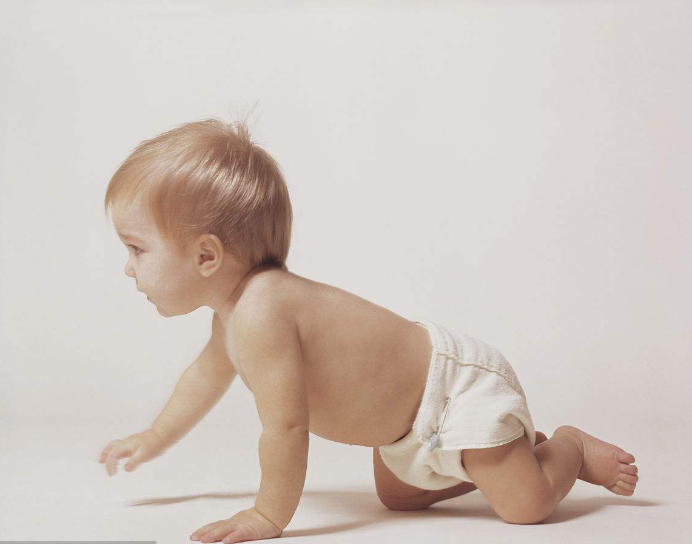 怎么知道孩子可以學爬了 什么時候教孩子爬比較好2018