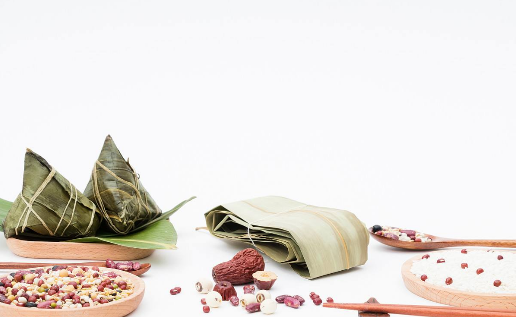 端午節一家人一起吃粽子的心情說說 2018和家人吃粽子搞笑的短語說說 端午節一家人一起吃粽子的心情說說 2018和家人吃粽子搞笑的短語說說