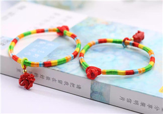 端午系五彩繩配圖心情說說 2018戴端午繩的圖片句子短語(yǔ)朋友圈