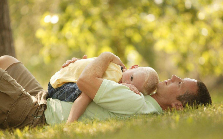 父親節陪爸爸的心情說說 父親節陪爸爸一起做任何事的幽默說說朋友圈