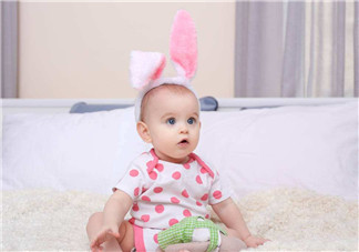 能不能幫寶寶清除耳垢 爸媽是否需要幫幼兒清除耳垢 能不能幫寶寶清除耳垢 爸媽是否需要幫幼兒清除耳垢