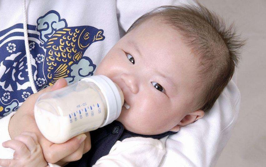 怎么判斷寶寶是否吃飽 2018寶寶吃不飽正確反應(yīng) 怎么判斷寶寶是否吃飽 2018寶寶吃不飽正確反應(yīng)