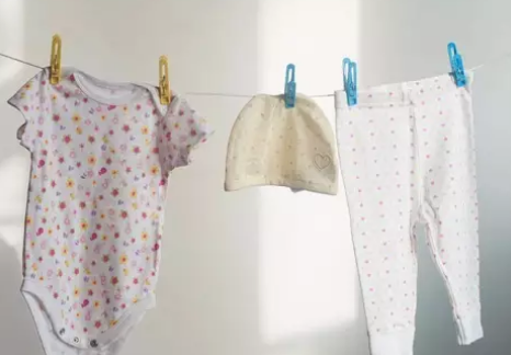 夏天怎么給寶寶選衣服 給寶寶選衣服要注意哪些