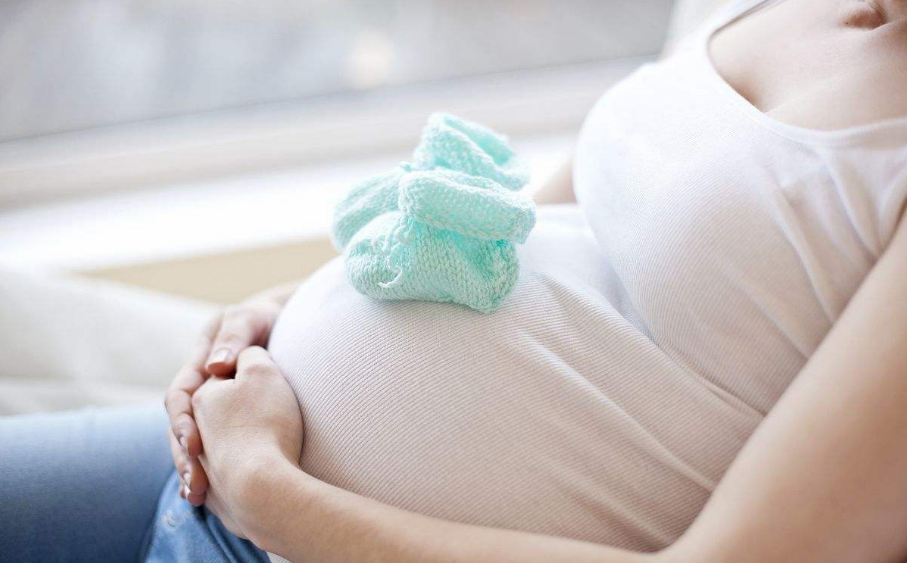 孕期怎么穿鞋預防摔倒 孕婦需要買防震鞋嗎