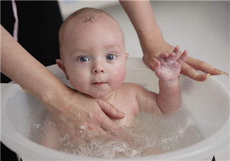 寶寶肌膚敏感如何選擇沐浴用品 什么是溫和不刺激沐浴護膚用品